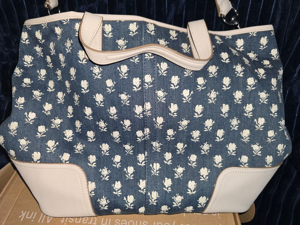 Coach Denim Floral Tote Great for Summer 15205557 <<<Lil Tag Number